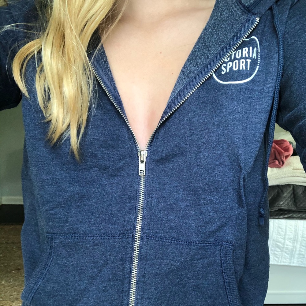 victoria sport sweatshirt